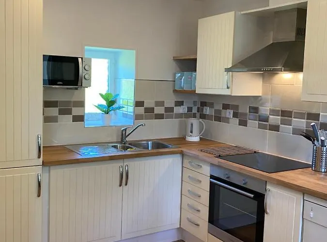 La Petite Maison - No 4 La Relierie Nyaraló