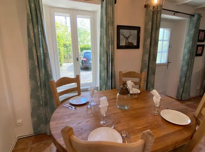 La Petite Maison - No 4 La Relierie Nyaraló